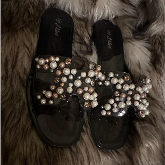 New super cute black jelly slip on sandals w/pearls etc.match cute w/top in post - Picture 3 of 7